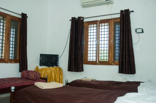 Riverside Homestay near Lion Safari - Gallery - 3
