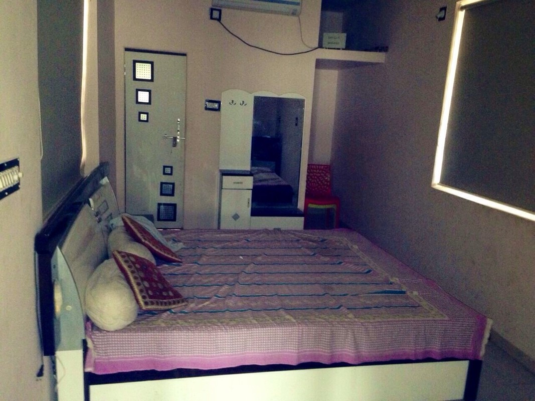 1(Single Bed) - 1