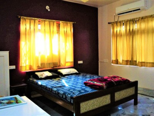Luxurious 4-Bedroom Villa at Abu Rd - Gallery - 4