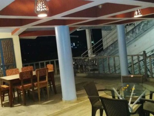 Luxurious 4-Bedroom Villa at Abu Rd - Gallery - 25