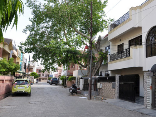 Homely stay option near Taj Mahal