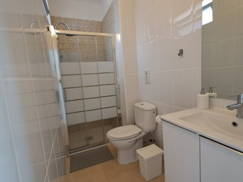 Room with en-suite bathroom - Gallery - 13