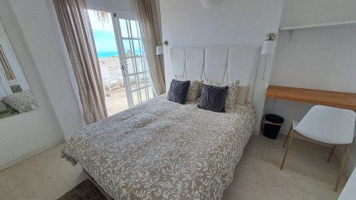 Room with en-suite bathroom