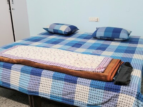 Cozy Furnished Room Posh S. Delhi - Gallery - 5