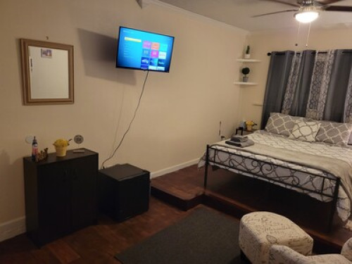 Large Spacious Furnished Bedroom  - Gallery - 2
