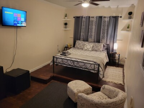 Large Spacious Furnished Bedroom  - Gallery - 9