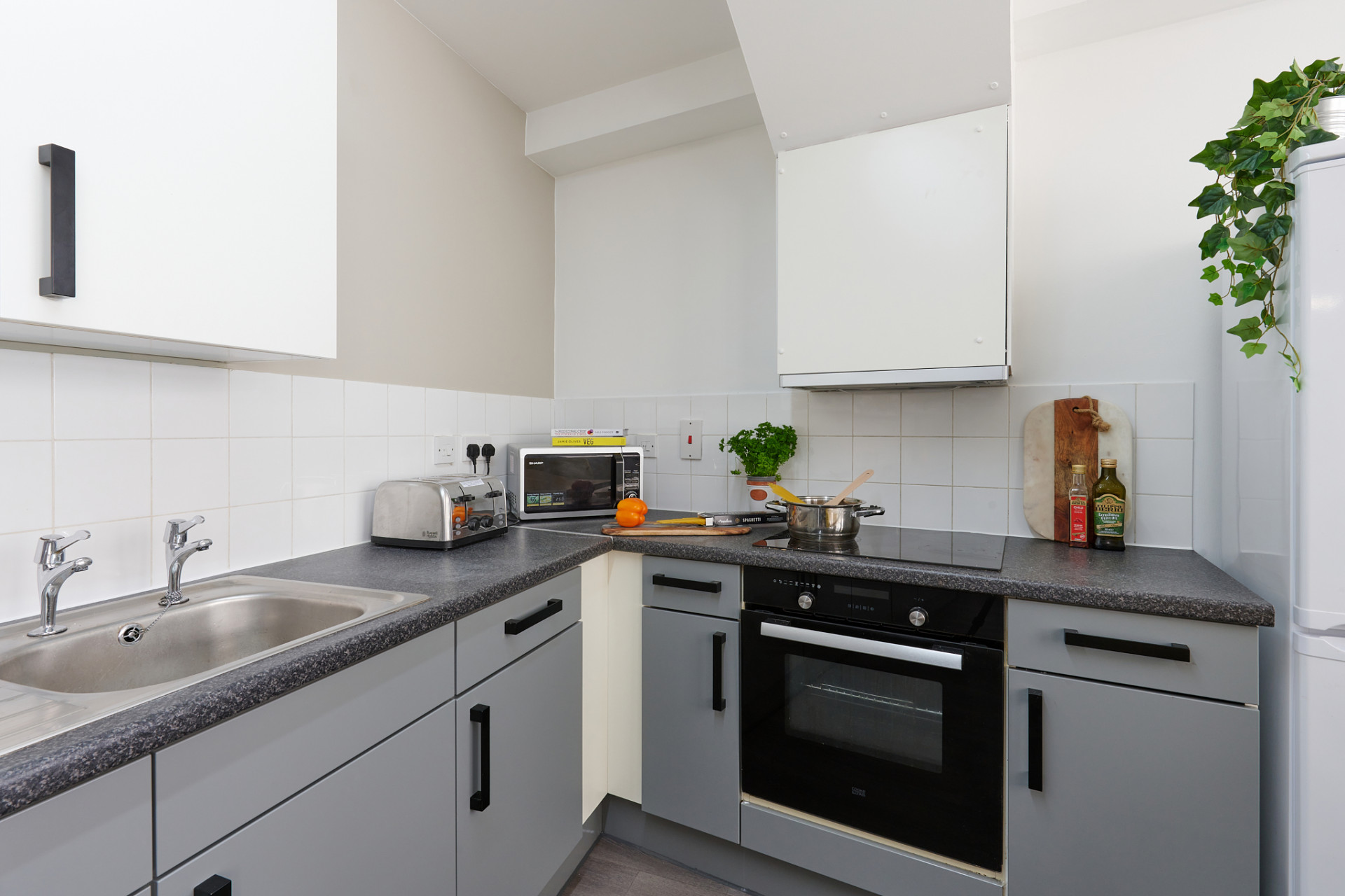 Classic Shared Flat - 5