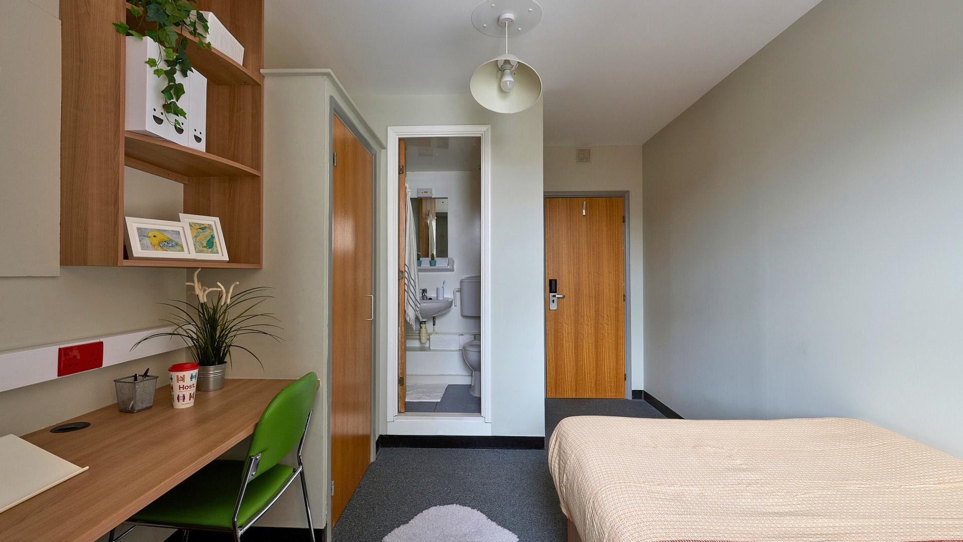 Basic En-Suite - 5