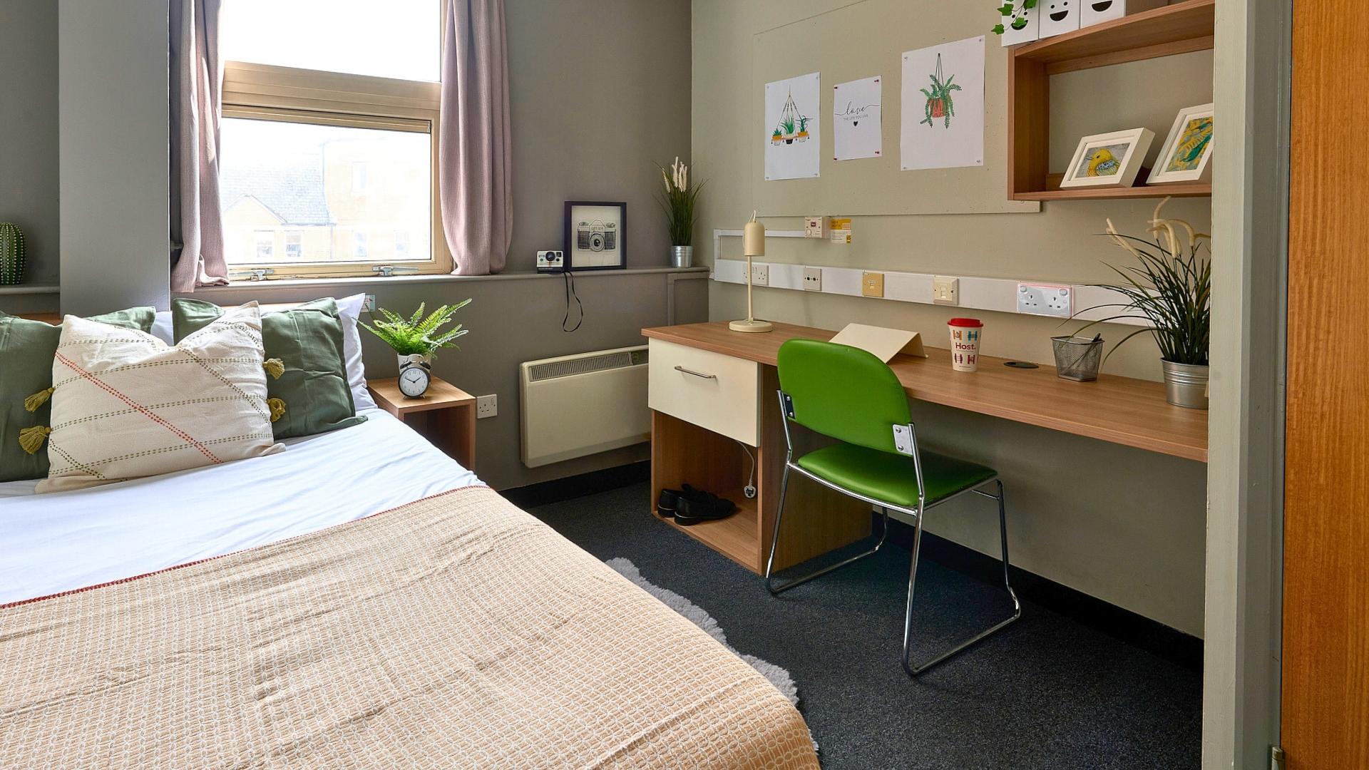 Basic En-Suite - 6