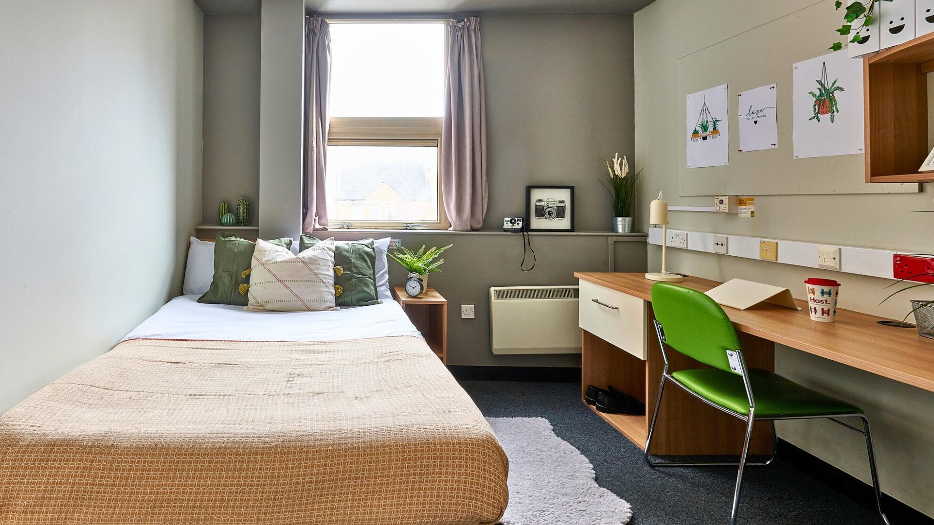 Basic En-Suite - 7