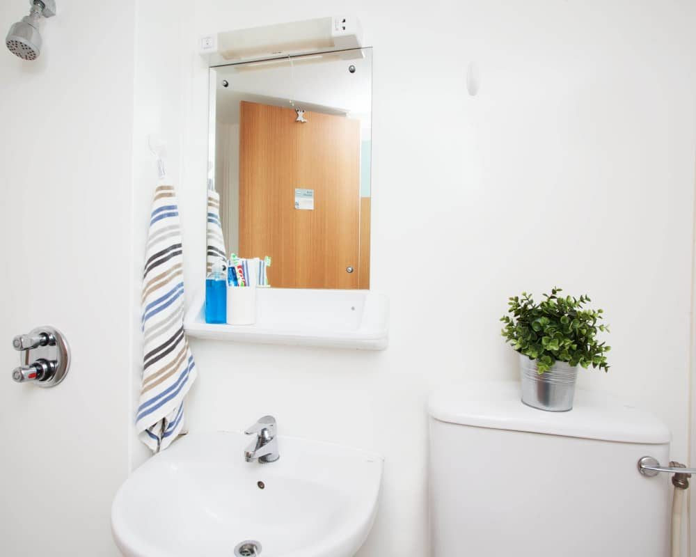 Classic En-Suite - 4