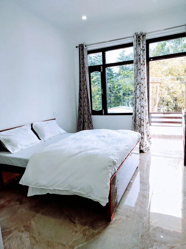Queen's Room 1(Single Bed) - 1