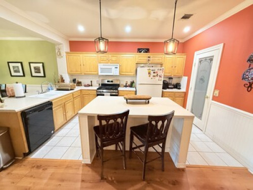 Beautiful & Peaceful Buda, TX Home - Gallery - 31