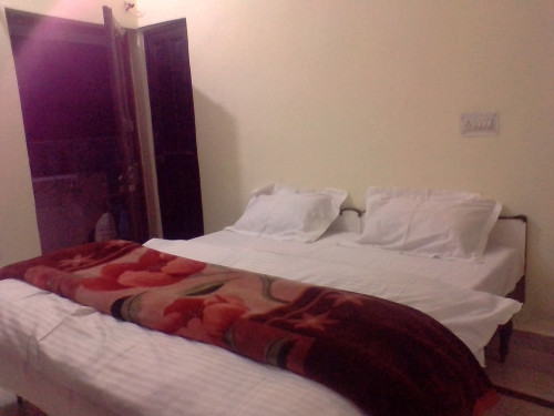 Three double bedrooms with bathroom - Gallery - 2