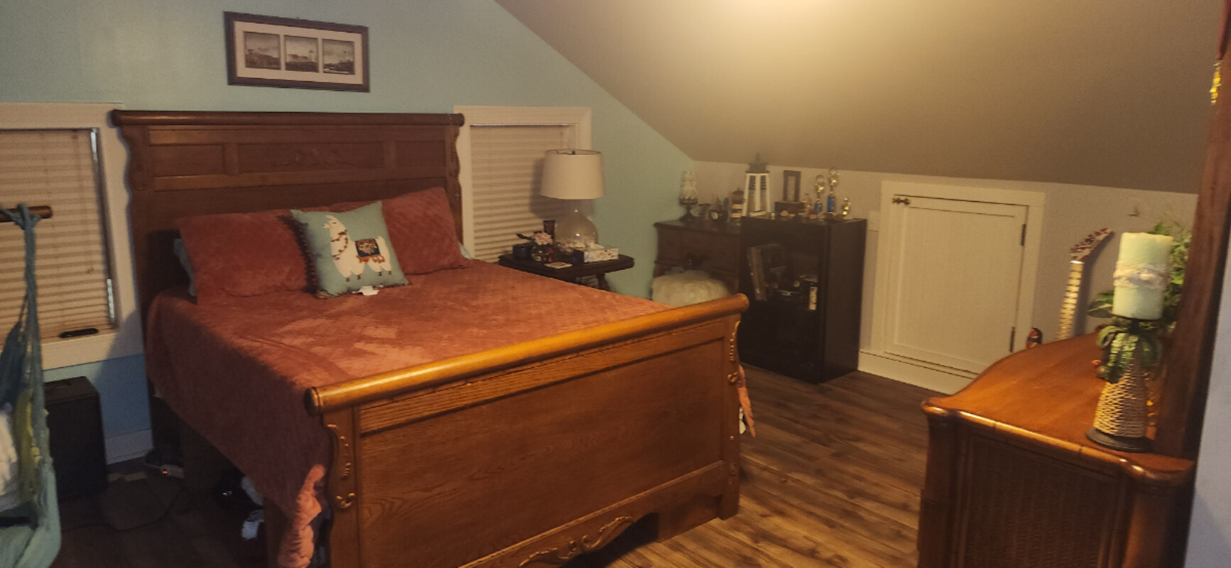 Upstairs Room(Full Room) - 1