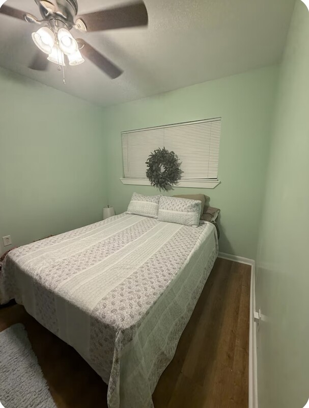 Double Bed With Shared Bathroom #2 (Single Bed) - 1