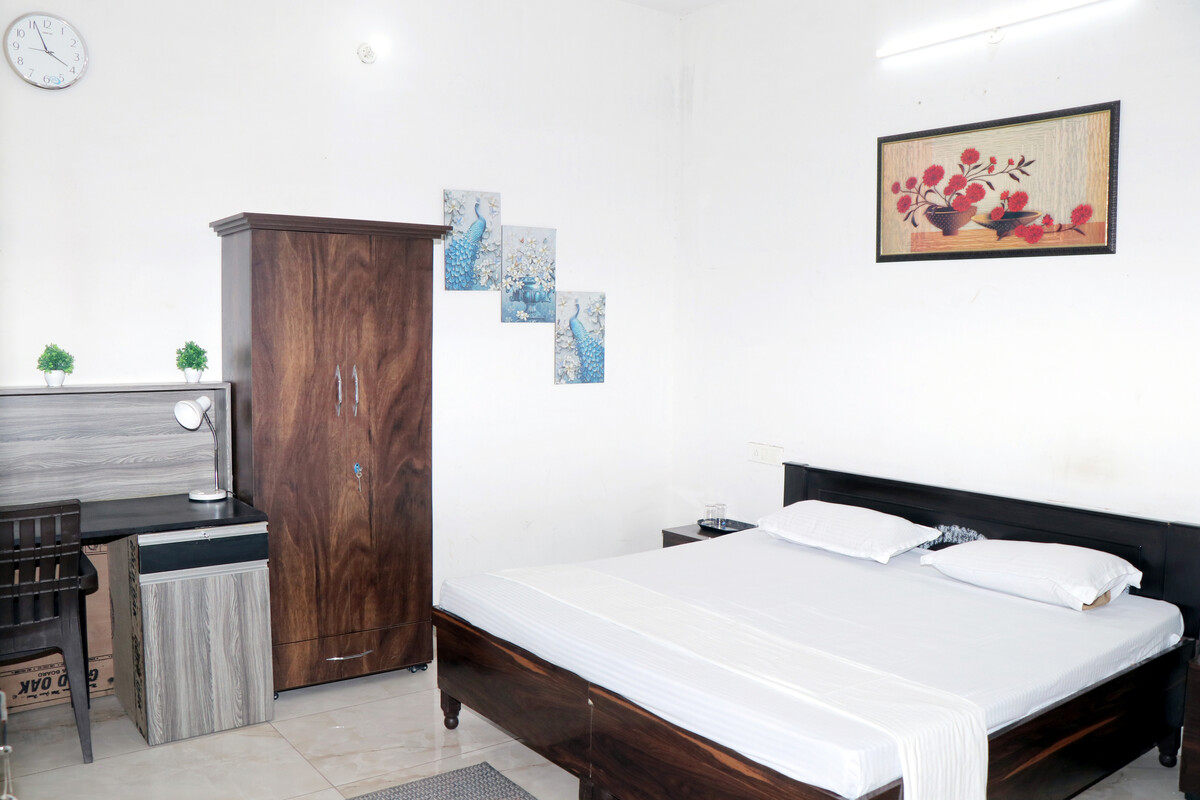 1st Room (Full Room) - 1