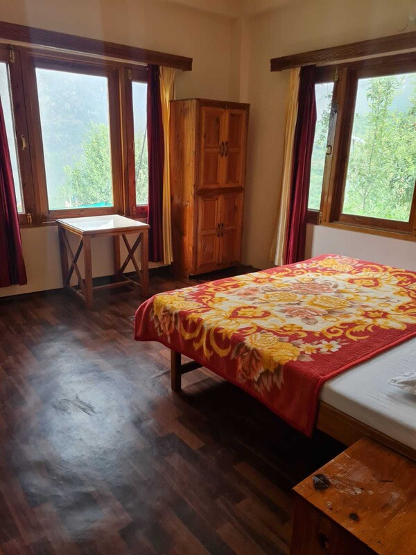 Standard Room With Mountain View(Full Room) - 1