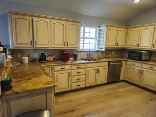 Central Midland Cozy Retreat - Gallery - 4