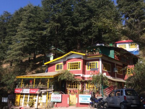 Great Food, warm host & clean rooms