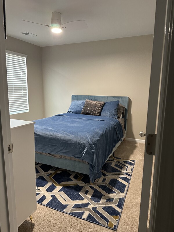 True Blue(Full Room) - 1