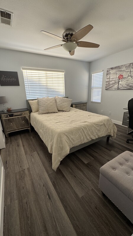 1 Large Furnished Bedroom With Walk In Closet Available In 3bd Townhouse (Full Room) - 1