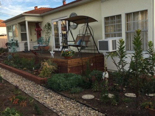 Garden Sanctuary Near Colleges - Gallery - 11