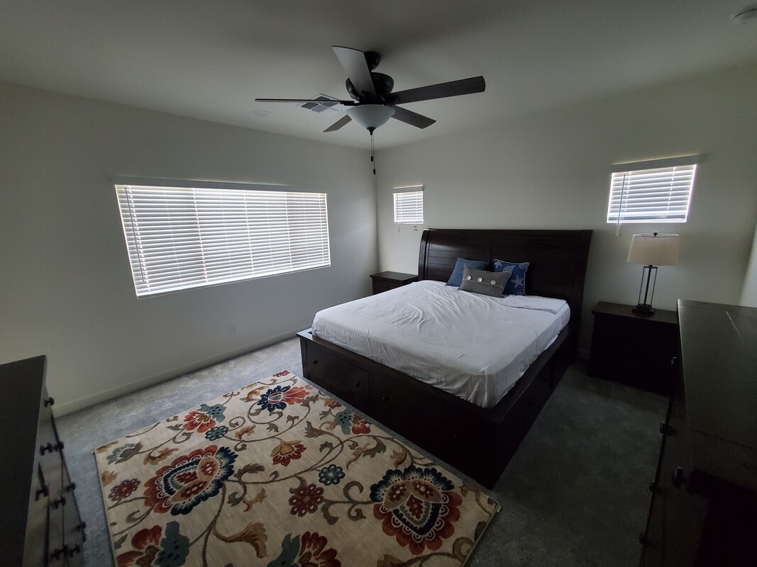 3 Bedrooms Available(Full Room) - 1