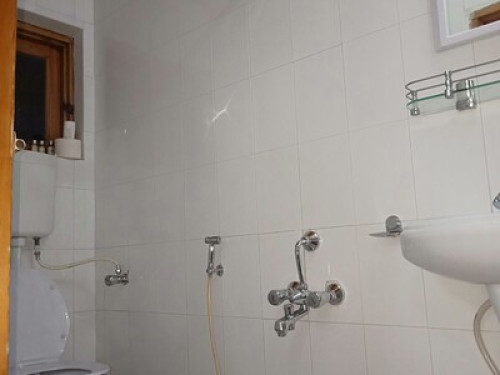 HAKEEM HOMESTAY in Kashmir - Gallery - 6