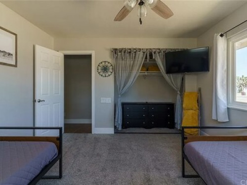 Nice Private Room and Bathroom in Q