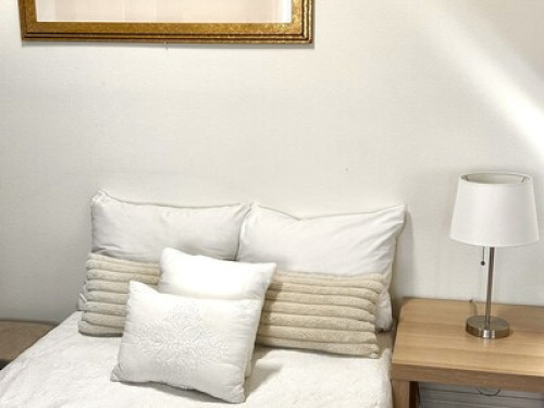 Relaxed Private Room in Glendale  - Gallery - 10