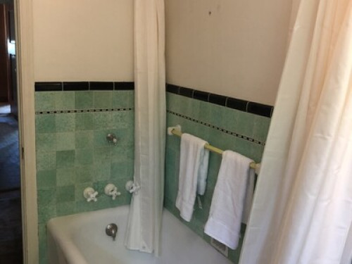 Quiet Oasis in Safe Glendale  - Gallery - 4