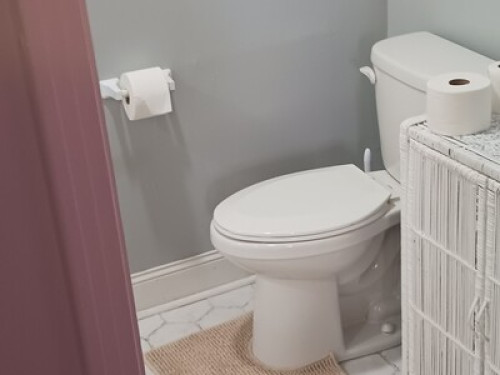 Clean conveniently located 