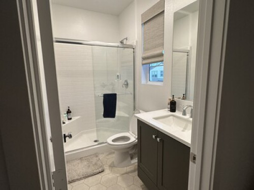 En Suite - Gallery - 2