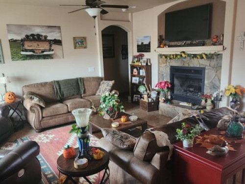 Quiet Cozy Room - Females Only