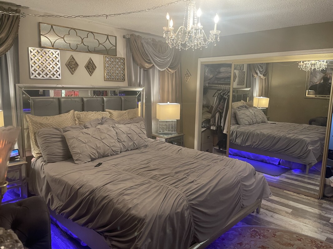 Master Bedroom King Air Bed OR….(BOTH Negotiable Short Stay Only)(Full Room) - 1