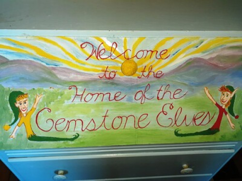 Pet Friendly Home of Gemstone Elves - Gallery - 3