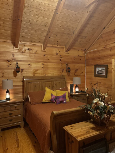 Adorable log home in gated communit
