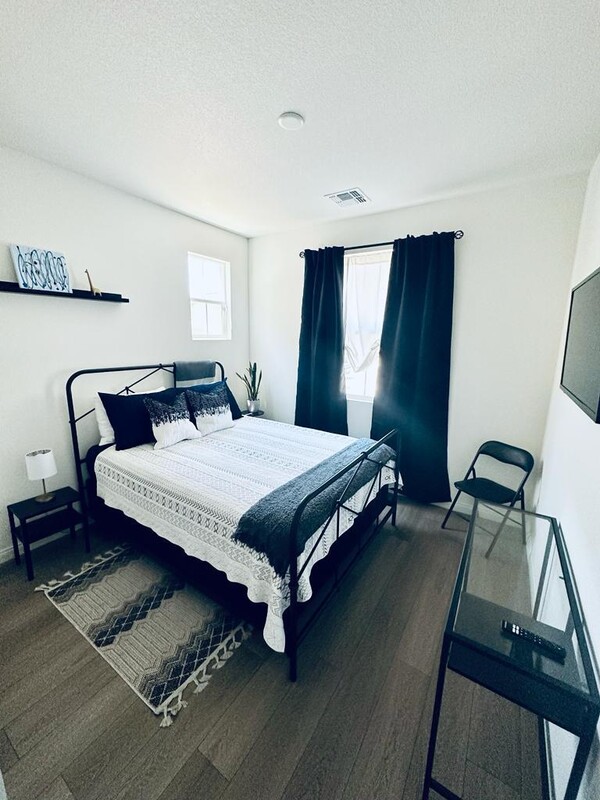 Room 1 / Downstairs Room(Single Bed) - 1