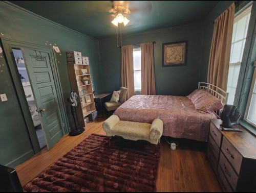 1920 Cozy Historic Home