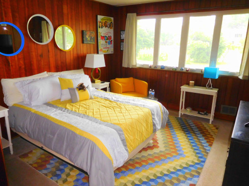 Mid-Century Modern Lakefront Estate - Gallery - 19