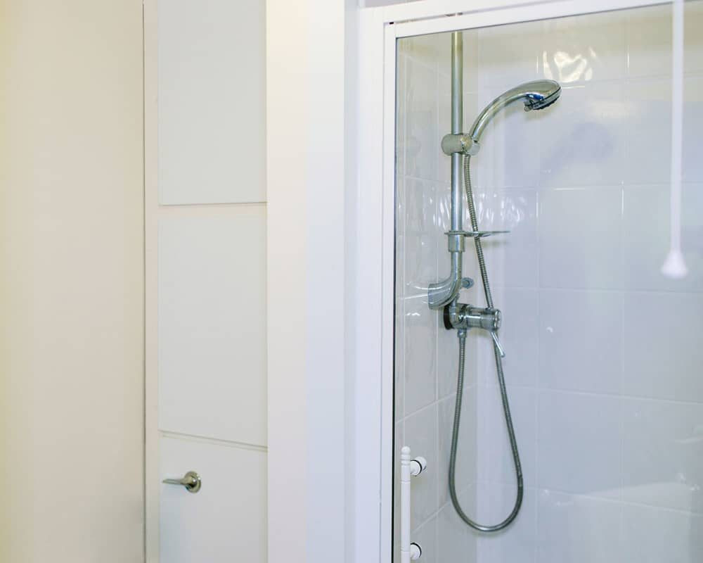  Classic En-Suite  -  Queen's Hospital Close  - Gallery -  5