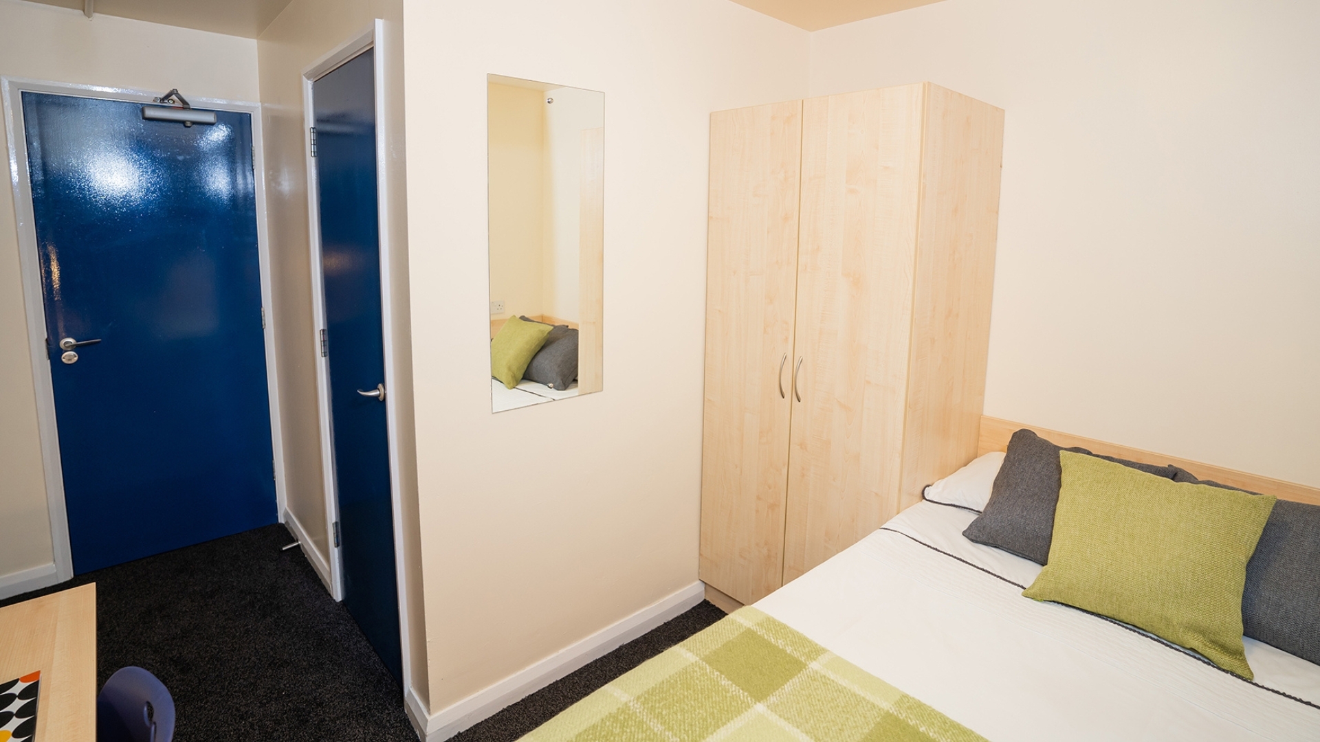  Classic En-Suite  -  Queen's Hospital Close  - Gallery -  14