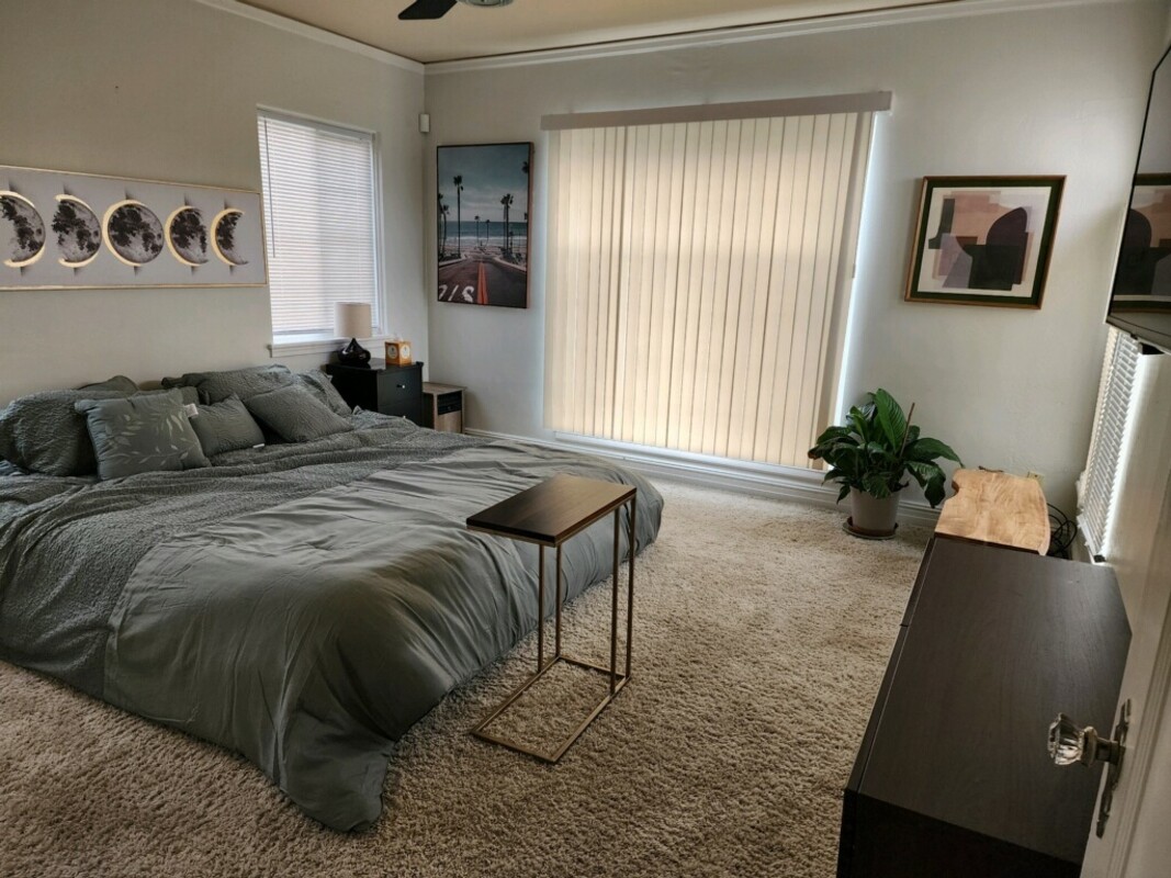 Room 2/ Fully Furnished Master Bedroom(Single Bed) - 1