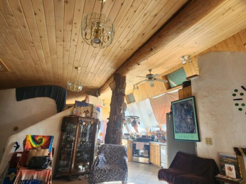 Beautiful Cozy Earthship - Gallery - 6