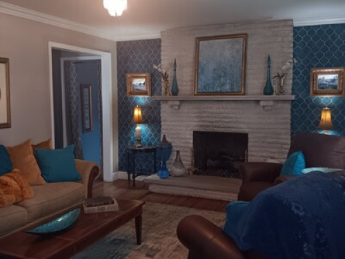 Large room w1/2 bath & kitchenet 