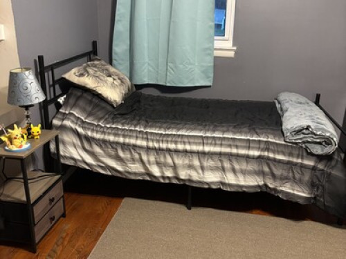 Cozy Bedroom in Single Family Home - Gallery - 13