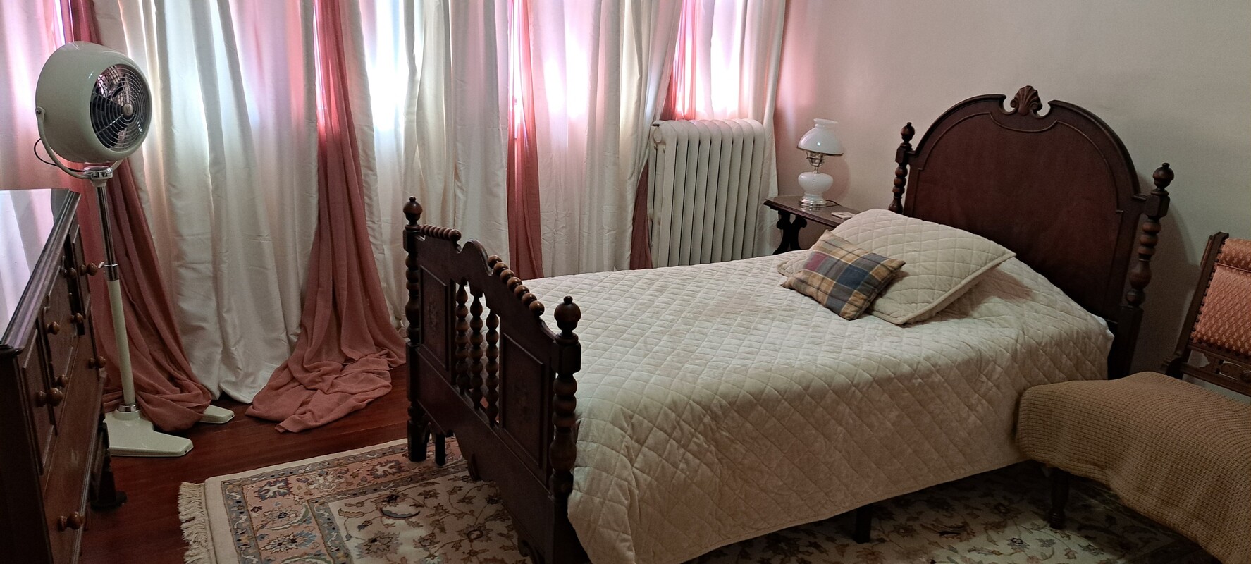Spring Room - With Large Walk In Closet On Second Floor(Full Room) - 1