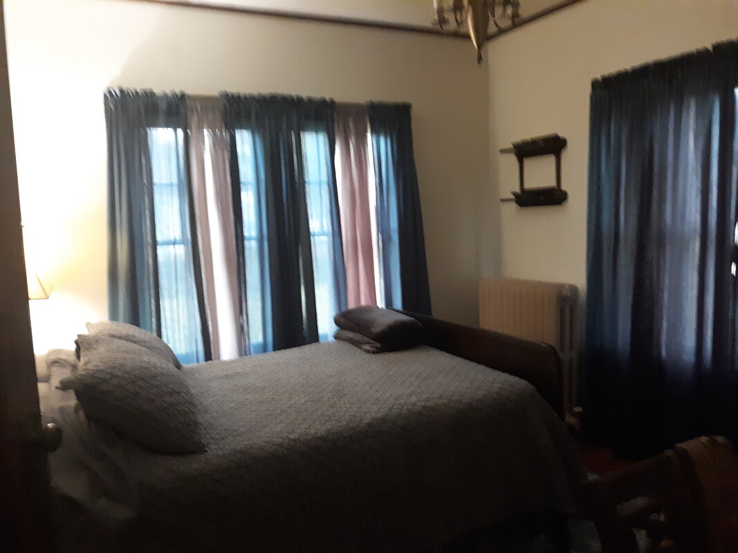 Summer Room - With Small Closet On First Floor(Full Room) - 1