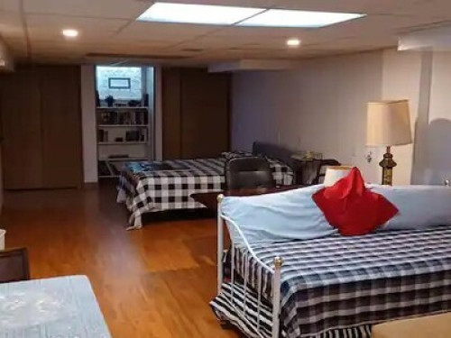 Fully furnished lower level unit  - Gallery - 8